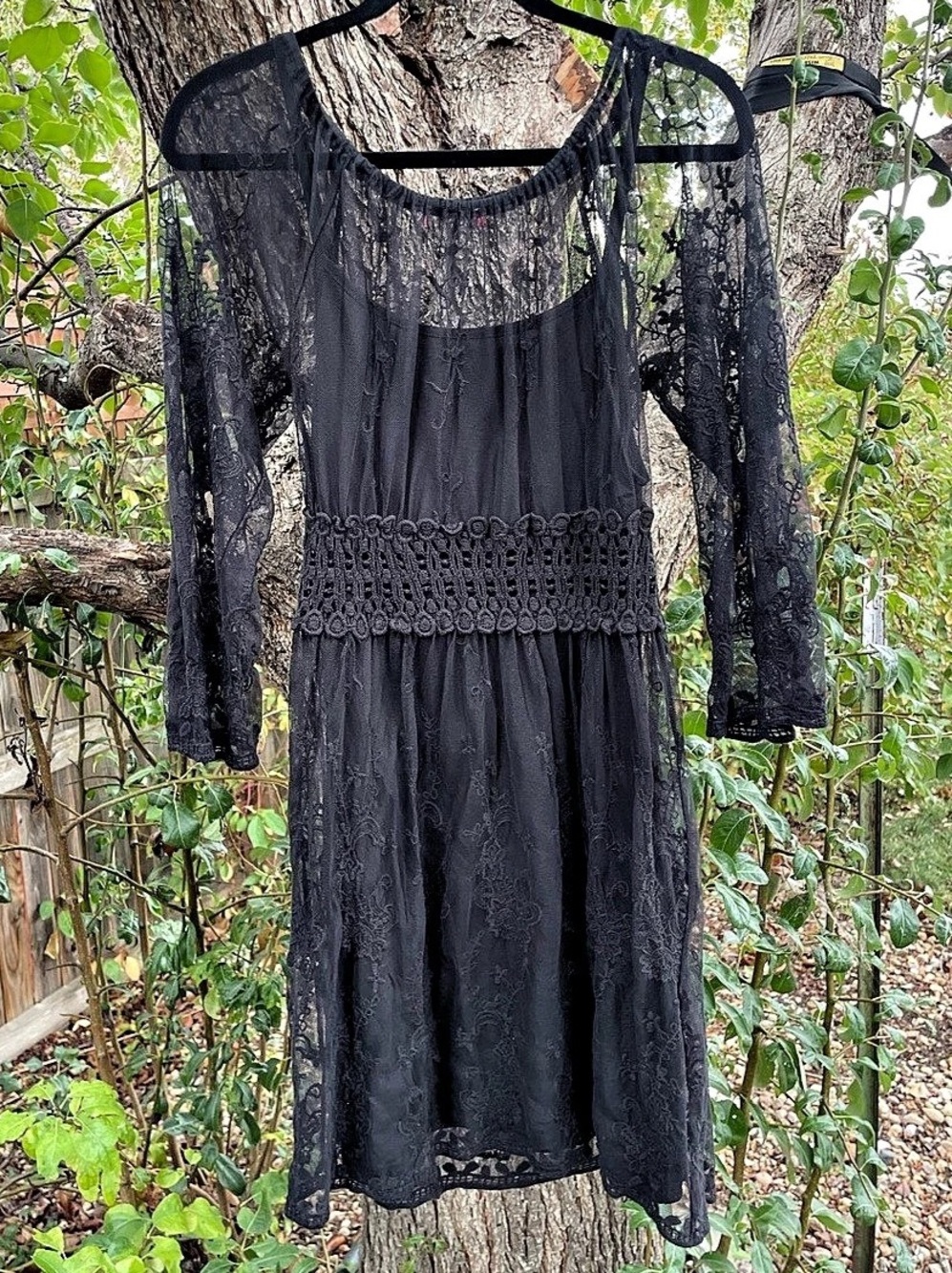 Black Floral Lace Midi Dress